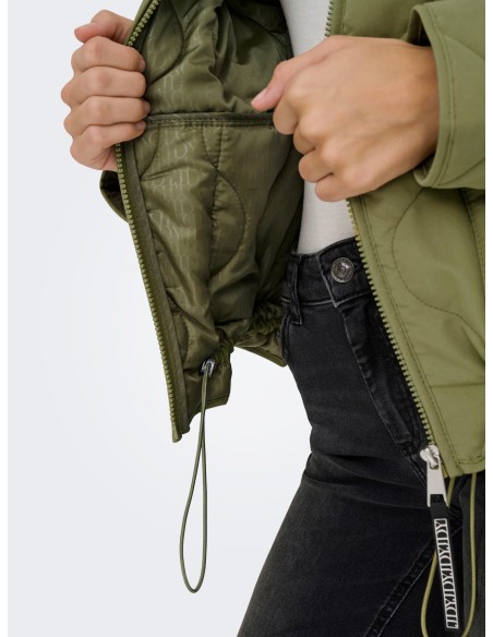 CAZADORA JDYNELLA LIFE SHORT QUILT JACKET OTW SGO Dried Herb DTM EMBOSSED MINI JDY LINING