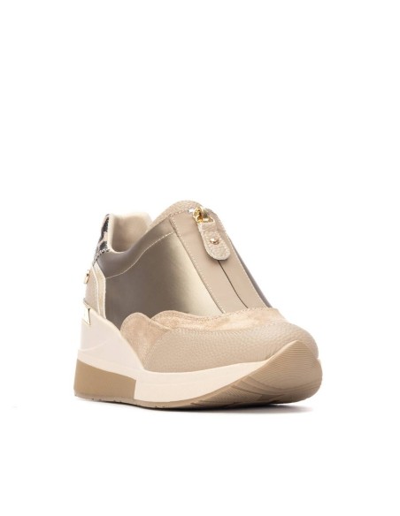 Zapatilla de mujer con cuña Xti 144655 Beige