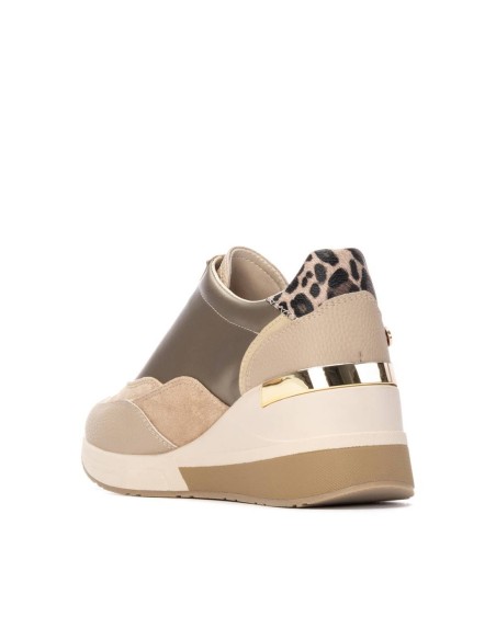 Zapatilla de mujer con cuña Xti 144655 Beige