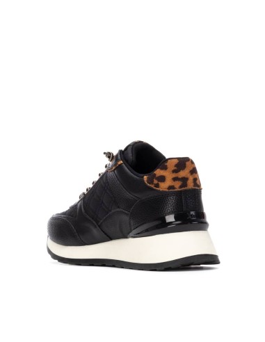 Zapatilla de mujer plano Xti 144209 Negro