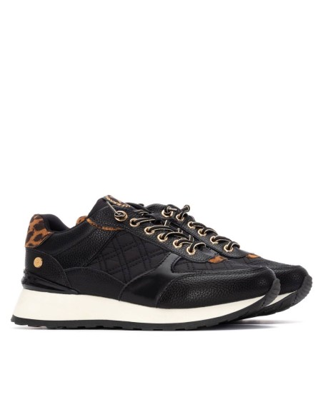 Zapatilla de mujer plano Xti 144209 Negro