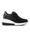 Zapatilla de mujer con cuña Xti 144655 Negro