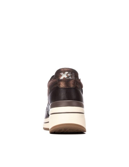 Zapatilla de mujer con cuña Xti 146169 Marrón