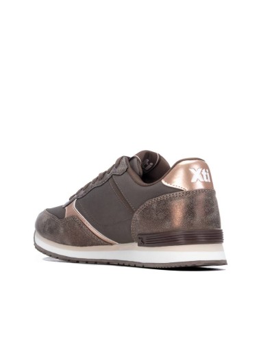 Zapatilla de mujer plano Xti 146007 Marrón