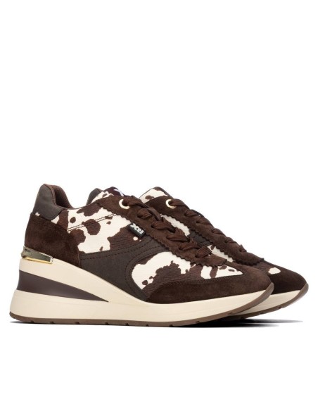 Zapatilla de mujer con cuña Xti 146367 Marrón