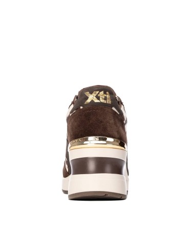 Zapatilla de mujer con cuña Xti 146367 Marrón